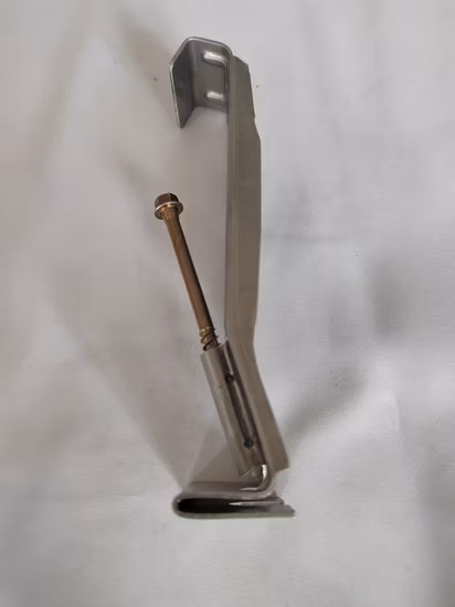 Gancio per grondaia stile K nascosto dalla pioggia in alluminio da 5′ ′ 6′ ′ con vite per accessori per grondaie